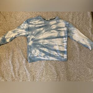 blue & white long sleeve sweater, size L